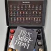 Koffie Proeverij Pakket Met 20 Stuks Verschillende Smaken En Mystery Card 'Enjoy The Sweet Moment' Met Persoonlijke (video) Boodschap | Verjaardag | Sinterklaas | Kerstpakket | Vaderdag | Moederdag | Jubileum | Valentijnsdag -Koffiemelk Winkel 899x1200
